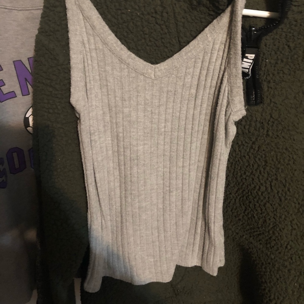 gray american eagle tank top